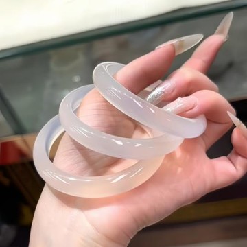 (免運)冰透高冰瑪瑙手鐲女天然玉髓鐲子冰種白月光玉手鐲女款白月光玉鐲