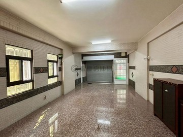文化中心|三多商圈|雙核心邊間大地坪雙車庫別墅｜高雄市苓雅區和平二路