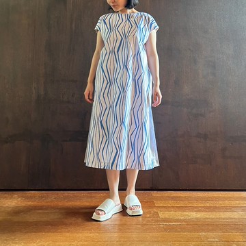 法式袖拼接洋裝 水流/淺灰