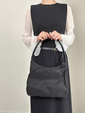 【VintageShop solo 日本直送中古包專賣店】PRADA 普拉達 半肩背提包 黑色 三角標誌 尼龍 vintage 古董 gpgejr