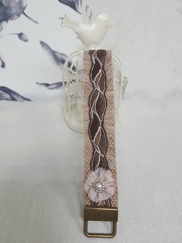 LACE控必備手機/鑰匙/相機手挽帶/贈手機掛片跟萬用扣環