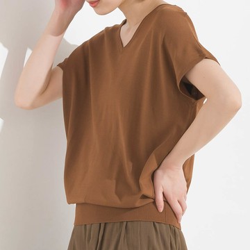 日本 OMNES - 接觸冷感 優雅小V領短袖上衣-咖啡