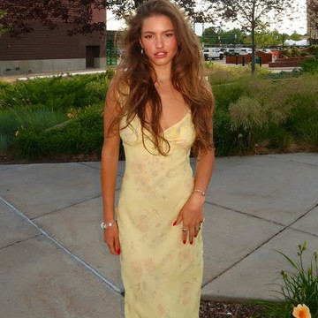 法式辣妹風復古碎花荷葉邊V領系帶連衣裙女修身氣質性感露背長裙