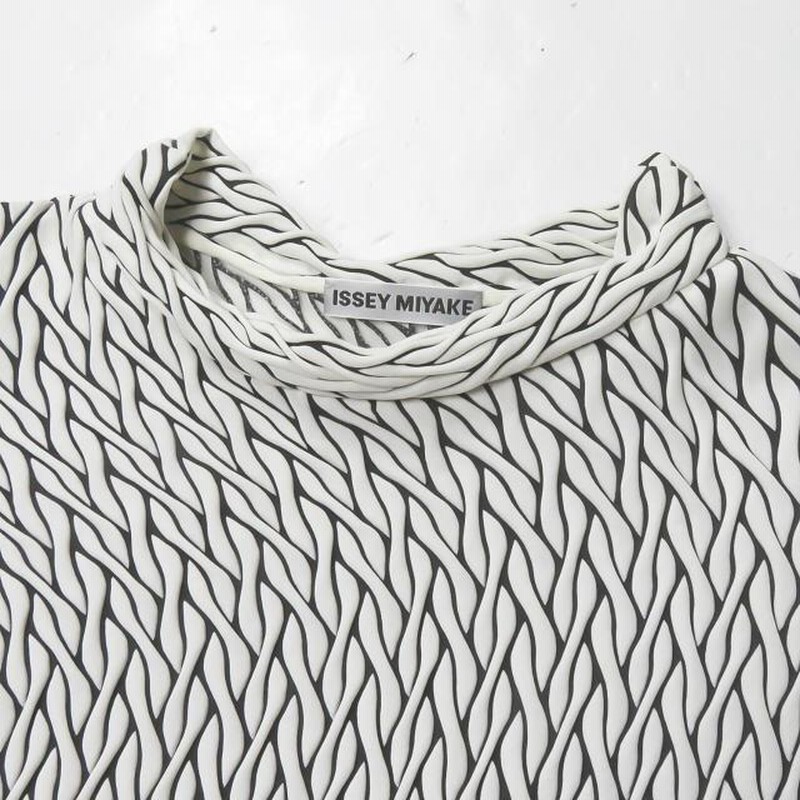日本製 イッセイミヤケ ISSEY MIYAKE 20SS 日本製 Billow Stretch トップス