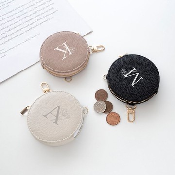 圓形收納小包 【 簡約字母 × 花 】 丸形小包 多功能收納包 零錢包 零錢袋 小物收納袋 迷你錢包 HE18U