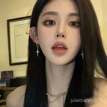 ♡ 𝑪𝒉𝒊𝒄 𝒖 ♡925銀針小衆設計四芒星耳環女新款輕奢高級感百搭獨特冷淡風耳飾