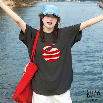 初色 簡約設計感蘋果印花圓領短袖寬鬆T恤上衣女上衣-共7色-19615(M-3XL可選)
