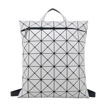 ISSEY MIYAKE 三宅一生 BAOABO 6x7霧感皮革後背包-淺灰