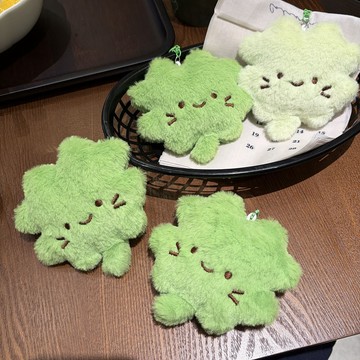 台灣現貨📣艾葉草掛件 幸運四葉草掛件 幸運小草 毛絨掛件 鑰匙扣 可愛治癒公仔 包包掛件 節日禮物 幸運四葉草書包掛飾