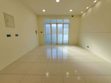 亞灣區輕軌光榮碼頭站公寓五樓頂加有3房｜高雄市苓雅區永平路
