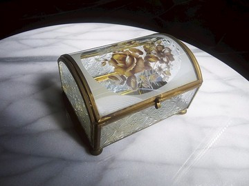 【老時光 OLD-TIME】早期二手台灣製海棠花玻璃珠寶盒