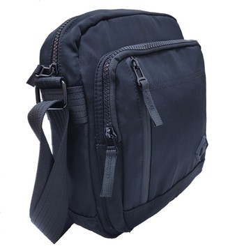 Misstery 斜背包防潑水面料多格層直立休閒旅遊斜背/側背包-黑01162BK