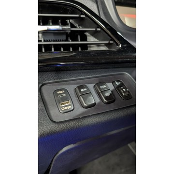 CMC Zinger 專用盲塞式USB充電器