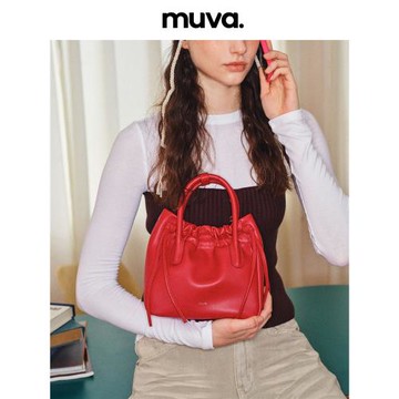 muva新款褶皺手提包女 百搭松弛軟皮抽繩式云朵包單肩斜挎包2024