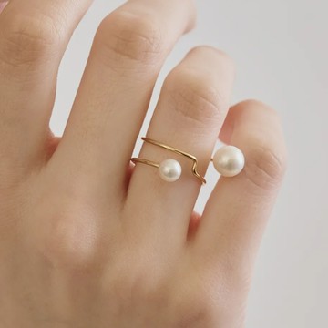 LESIS｜Luminous Pearl Duo Ring 雙珍珠環繞戒指 - 美規US#5