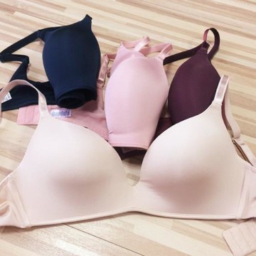 好穿！日系光面薄款文胸簡約 一片式無痕無鋼圈內衣 小胸聚攏夏季