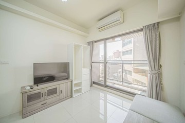 近愛河畔浪漫夜景區✨輕屋齡✨低單坪價✨2房有車位｜高雄市鹽埕區七賢二路