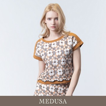 現貨【MEDUSA 曼度莎】台灣製 焦糖花影立體刺繡上衣（M-XL）｜女休閒上衣 女短袖上衣 蕾絲上衣