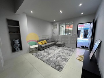 楠梓少年法院全翻新透天車庫｜高雄市楠梓區興盛街