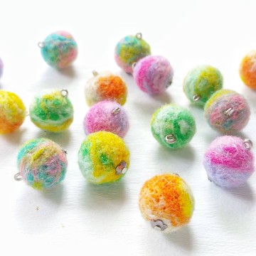 四季 手作羊毛氈耳環 可改耳夾 兩副耳環