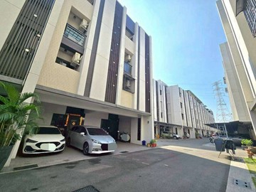 仁武八卦寮並排雙車墅輕屋齡｜近榮總不淹水區段｜高雄市仁武區五和路