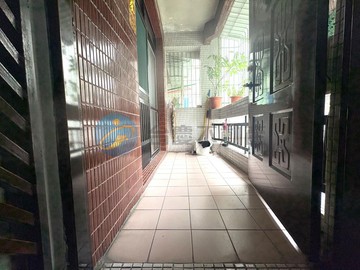 育英護校~公寓三樓 陽台進出｜高雄市三民區大利街