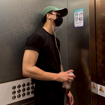 正韓Muscle Fit 涼爽冰肌透氣 涼感短袖上衣 彈性合身 5色 YUPPIE 預購商品 0704