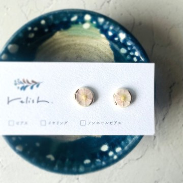 淡粉色 花朵 金繼 陶瓷 耳環 耳夾 無耳洞耳環 金色 黃色 小巧 迷你 花朵 夏季 春夏季 禮物 贈禮 贈り物