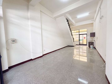 榮總特區10米路輕屋齡優質店住｜屏東縣屏東市華盛二街