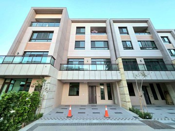 沙鹿北勢商圈｜大面寬孝親雙車別墅｜台中市沙鹿區東晉二街