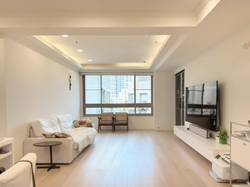 ✨惠宇人本新觀稀有帝王露臺平車戶✨｜台中市西屯區弘孝路