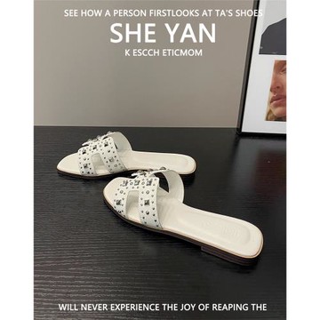 羊皮版~露趾平底時尚一字拖女2025新款百搭金屬鉚釘一腳蹬涼拖鞋