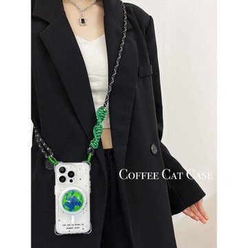 原創磁吸地球支架斜挎可背可調節掛繩適用蘋果15promax手機殼magsafe無線充14pro手腕可拎手提女防摔iphone13