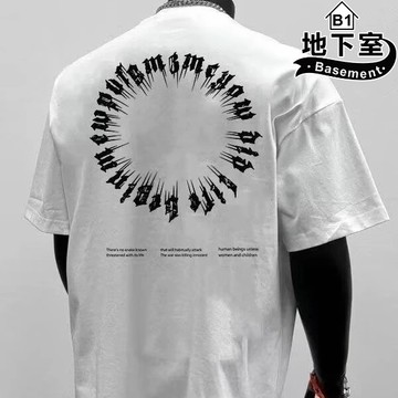 地下室B1-美式街頭放射圓環短袖T恤 落肩上衣 潮流哥德文字百搭短T 大尺碼5XL【NL626219】