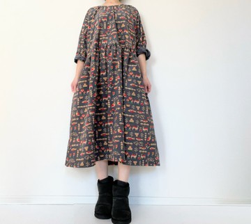 駱駝鳥類和花卉圖案　長袖洋裝 附口袋 燈心絨　保暖棉質 灰藍色