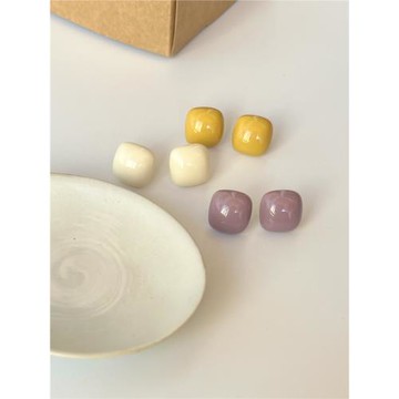 莫蘭迪復古米白色方塊百搭可愛小巧氣質s925銀針耳釘耳夾螺旋軟墊