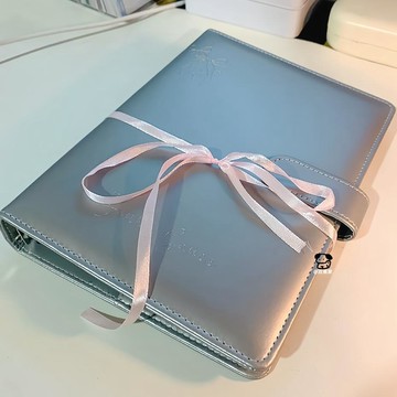 💕首發特殺   銀質卡冊 pu皮  A5卡冊 磁吸扣 無內容 活頁四宮格卡冊 手賬收納冊 拍立得3寸小卡相冊