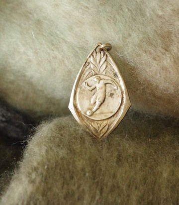 老又好雜貨 古董法國足球新藝術墜子 項鍊  CH247