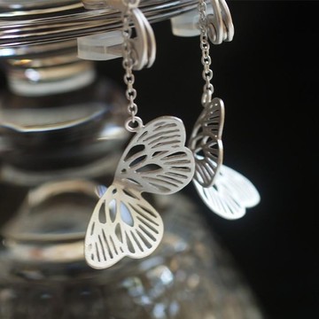 閃亮羽毛耳夾（銀色）-一對-