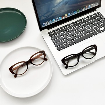 【Fee隔日到貨2色】復古微貓眼銀標造型眼鏡🔥韓系眼鏡 橢圓框 透明框 平光眼鏡 黑框 無度數眼鏡 小臉眼鏡 素顏眼鏡