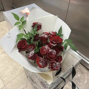 ❀【花中世界】❀母親節玫瑰花束輕奢精美永生花束情人節仿真花束520生日禮物花束