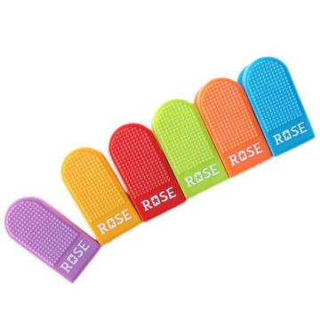 ROSE 塑膠夾子 小 (無磁性) 寬2.8cm/一盒24個入(定20) 票夾 彩色夾子 宏文 彩色塑膠夾子 強力塑膠夾 台灣製造-來【領券滿額再折千12/31止】