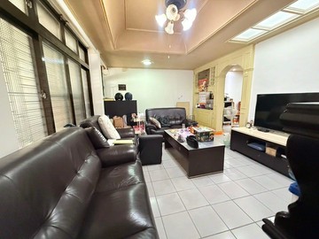 龍岡忠貞市場 熱鬧大面寬大地坪透天｜桃園市中壢區龍昌路