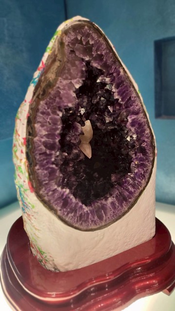 【轉運水晶】桌上型恐龍蛋烏拉圭紫晶洞  方解石共生 藝術品 納財  磁場 好人緣