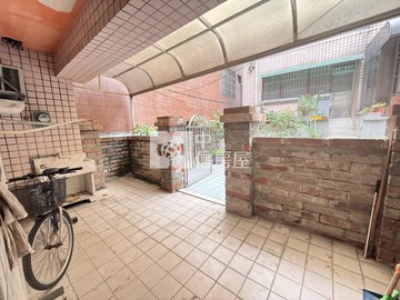 專-新屋國小低總價邊間5房車美透天｜桃園市新屋區仁愛街