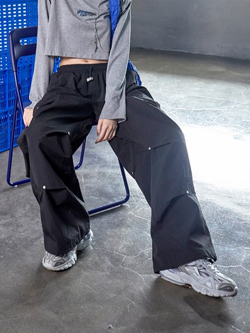 緊腰鉚釘立體摺衝鋒寬長褲