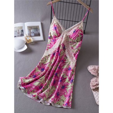 2025年夏季新款性感睡衣女V領吊帶睡裙帶胸墊冰絲韓版印花純欲風