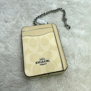 【蔻馳｜全新】現貨 COACH 零錢包 滿版 老花 奶黃色 鍊條 相片夾 卡片夾 ｜Little Bee 小蜜蜂精品