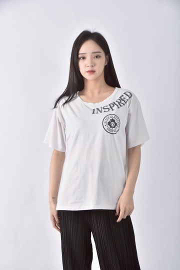 (L) 字母印花白色短袖上衣