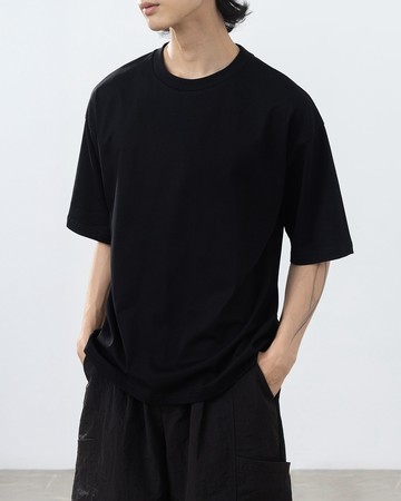 男裝 基本素面圓領短袖上衣-黑 S/M/L/XL
